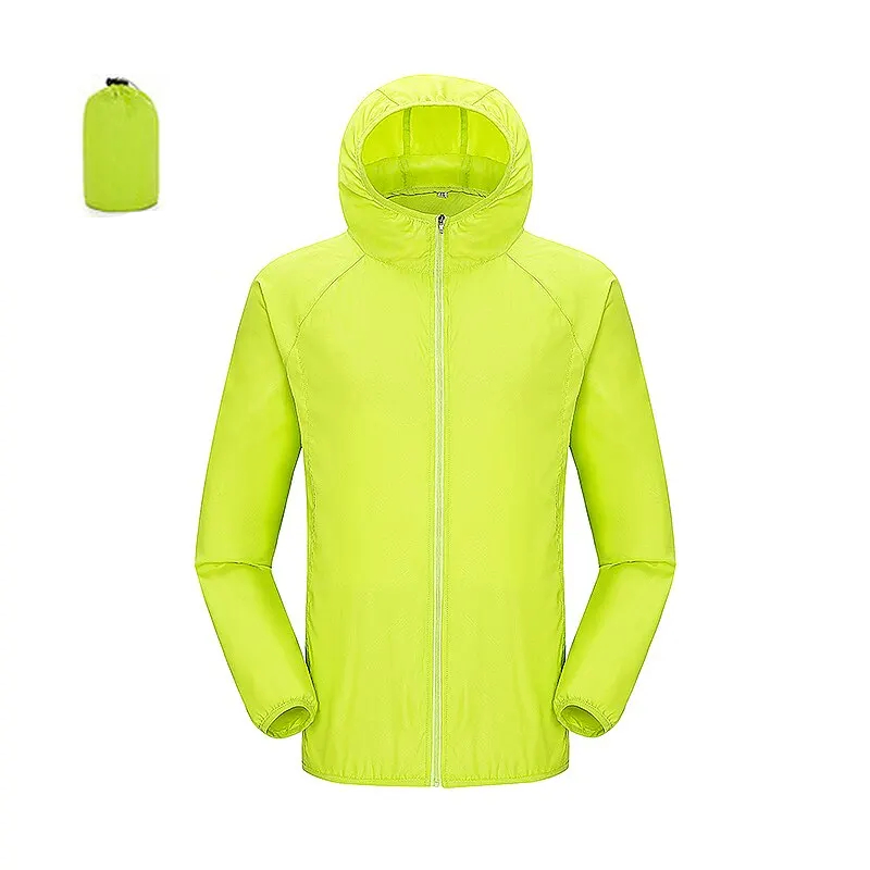 0-3f1fde.jpeg Parka pluie homme imperméable à séchage rapide de couleur vert fluo avec son sac de transport à côté