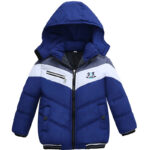 Parka garçon bleu avec bande blanche et capuche