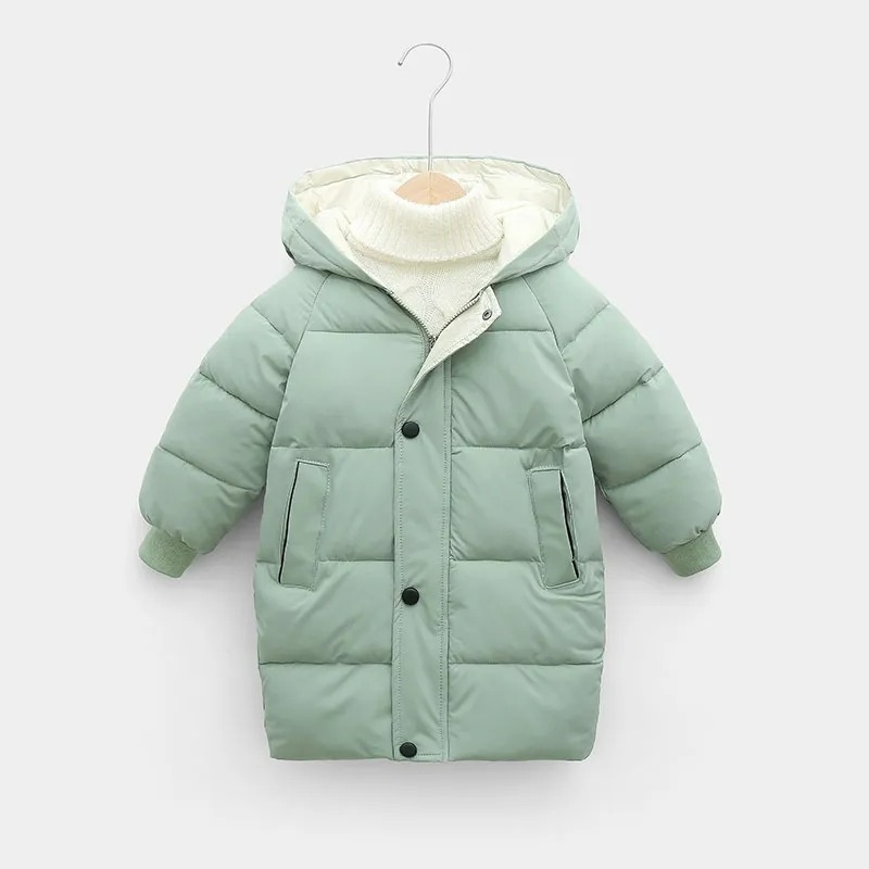 Parka enfant longue bleue rembourrée Parka enfant longue style doudoune, vert clair avec capuche et deux poches.