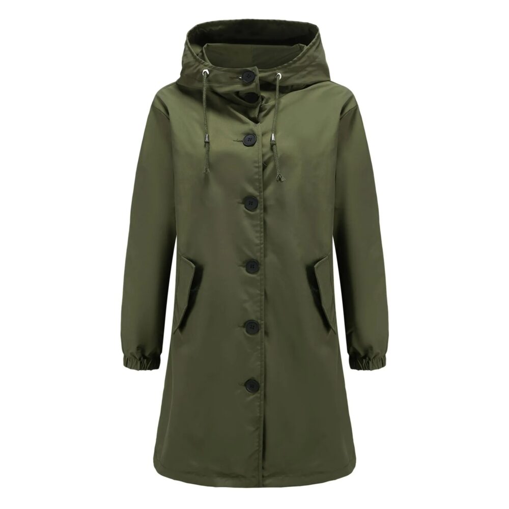 Parka cirée femme vert foncé façon trench, à capuche qui se ferme avec des boutons noirs.