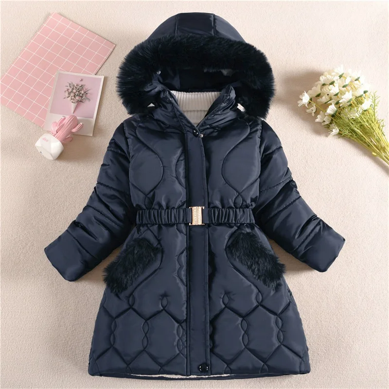 Parka fille bleu avec fourrure synthétique et ceinture Parka fille bleu avec fourrure synthétique et ceinture