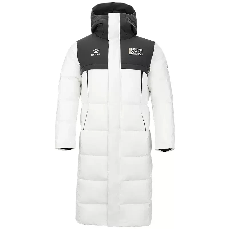 Parka foot homme longue et rembourrée Parka foot homme longue et rembourrée, matelassée et blanche sur un fond blanc