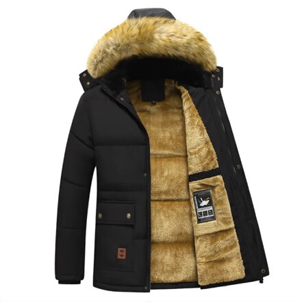 Parka fourrée homme avec capuche en fausse fourrure, et design matelassé, de couleur noire, avec intérieur polaire