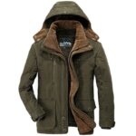 Parka fourrée homme avec multi poche et intérieur polaire, vert kaki, sur fond blanc