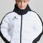 garcon portant une Parka garçon blanche et noire à capuche