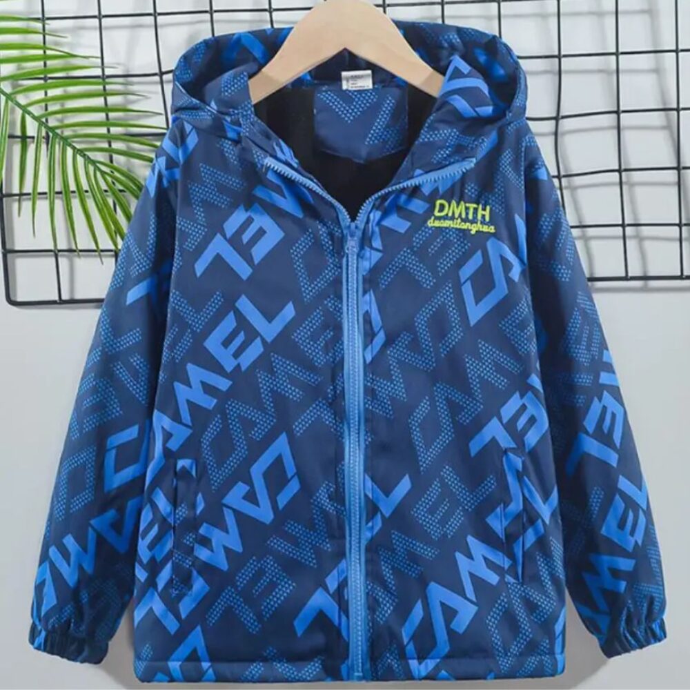 Parka garçon bleu avec écriture et capuche Parka garçon bleu avec écriture et capuche