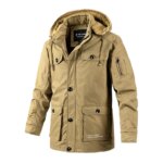 Parka hiver homme à capuche beige avec intérieur polaire, une fermeture à boutonnage simple et multi poche