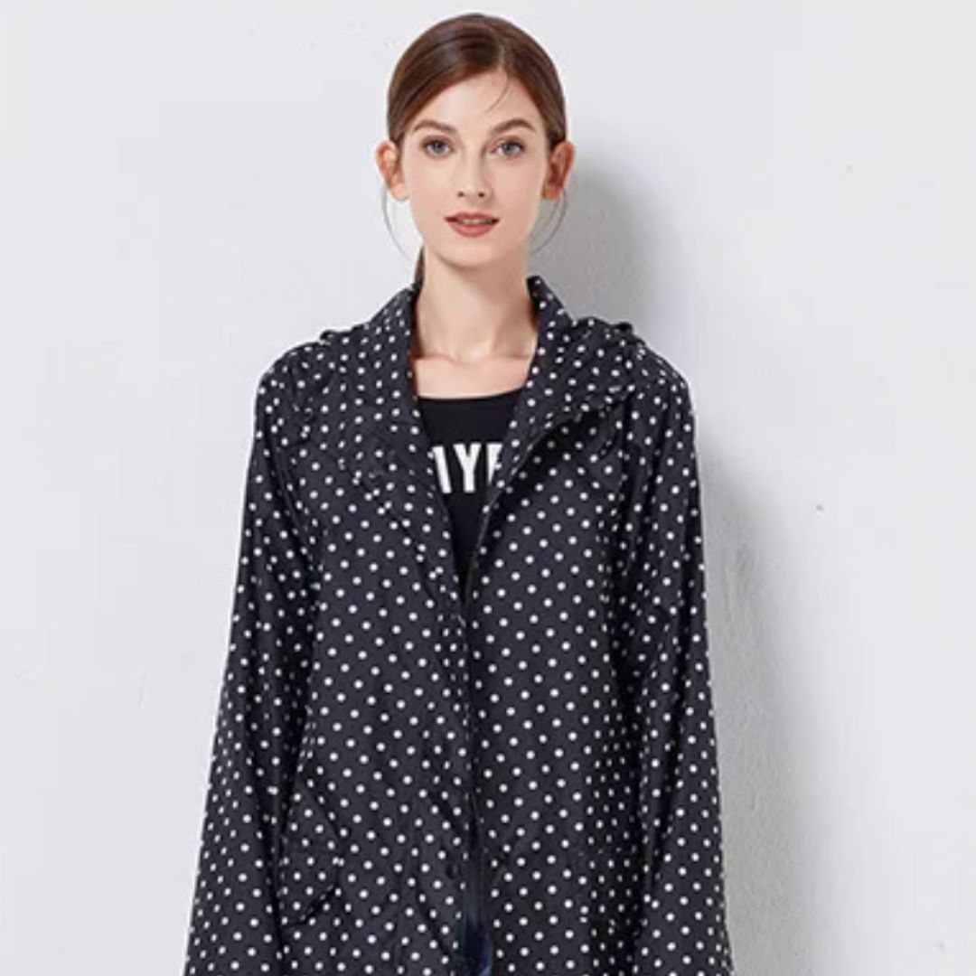 Parka légère femme noire et blanche à poids avec pochette de transport