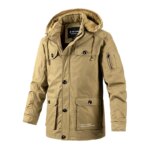 Parka militaire homme avec capuche et intérieur polaire de couleur beige, multi poche, capuche avce cordon de serrage