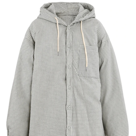 Parka oversize femme blanche à carreaux avec capuche sur fond blanc