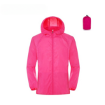 Parka pluie femme rose à séchage rapide sur fond blanc