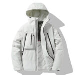 Parka ski chaude avec capuche pour homme sur fond blanc